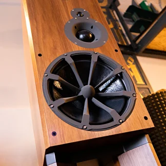 pmc-bb5-se-speakers | MGY OU | MGY OU PMC BB5 SE kolonėlės – High-End monitoriai