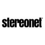 Stereonet logo: paks must sõnamärk valgel taustal (®).
