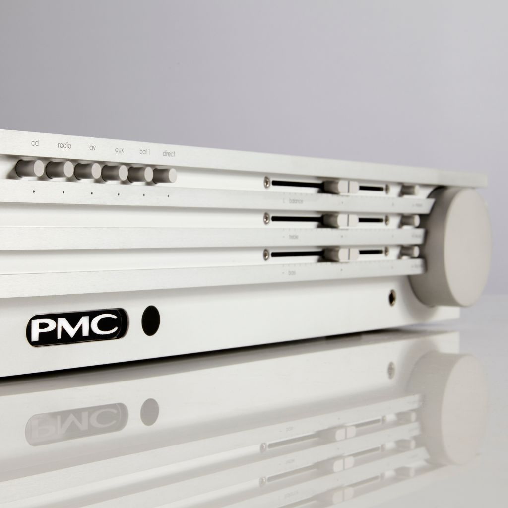 PMC „cor“ – išskirtinis integruotas stiprintuvas, sukurtas gryniesiems muzikiniams pasirodymams
