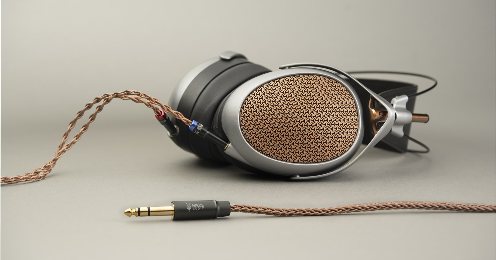 Meze Poet planārās austiņas